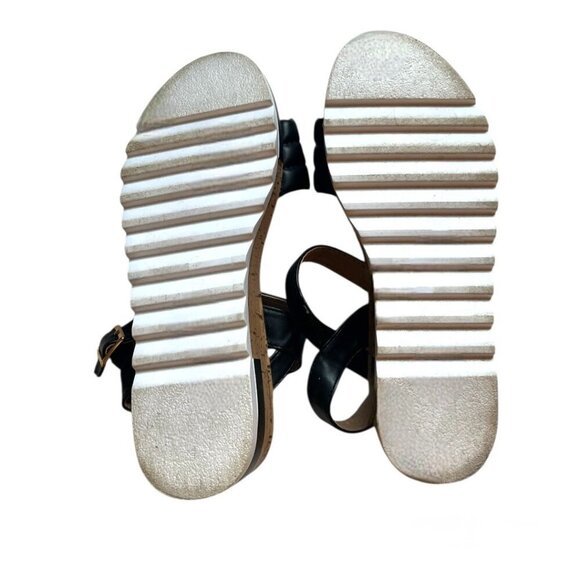 Women’s Black Qupid Soft Comfortable Wedge Buckle Sandals Lug Sole Size 8 - Picture 4 of 10